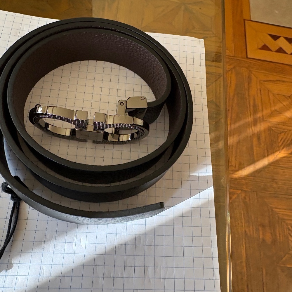 Salvatore Ferragamo Men’s Gancini Reversible Belt Size 42